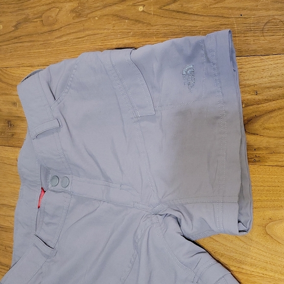 Women's North Face size 12 convertible pants - Picture 7 of 11